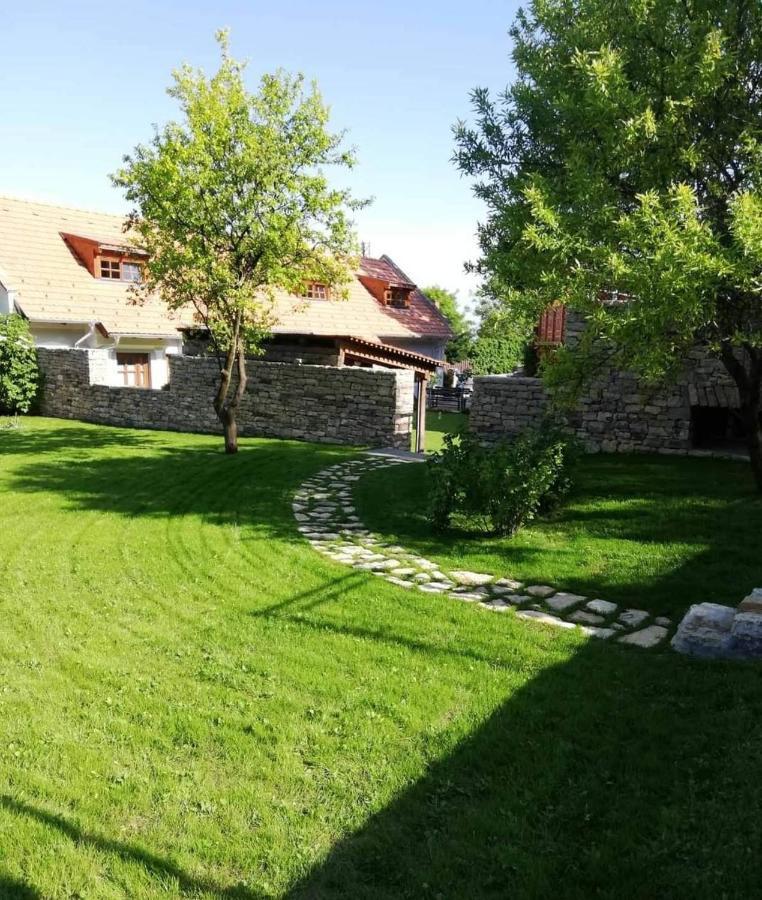 Arácsi Vendégház Balatonfüred Esterno foto