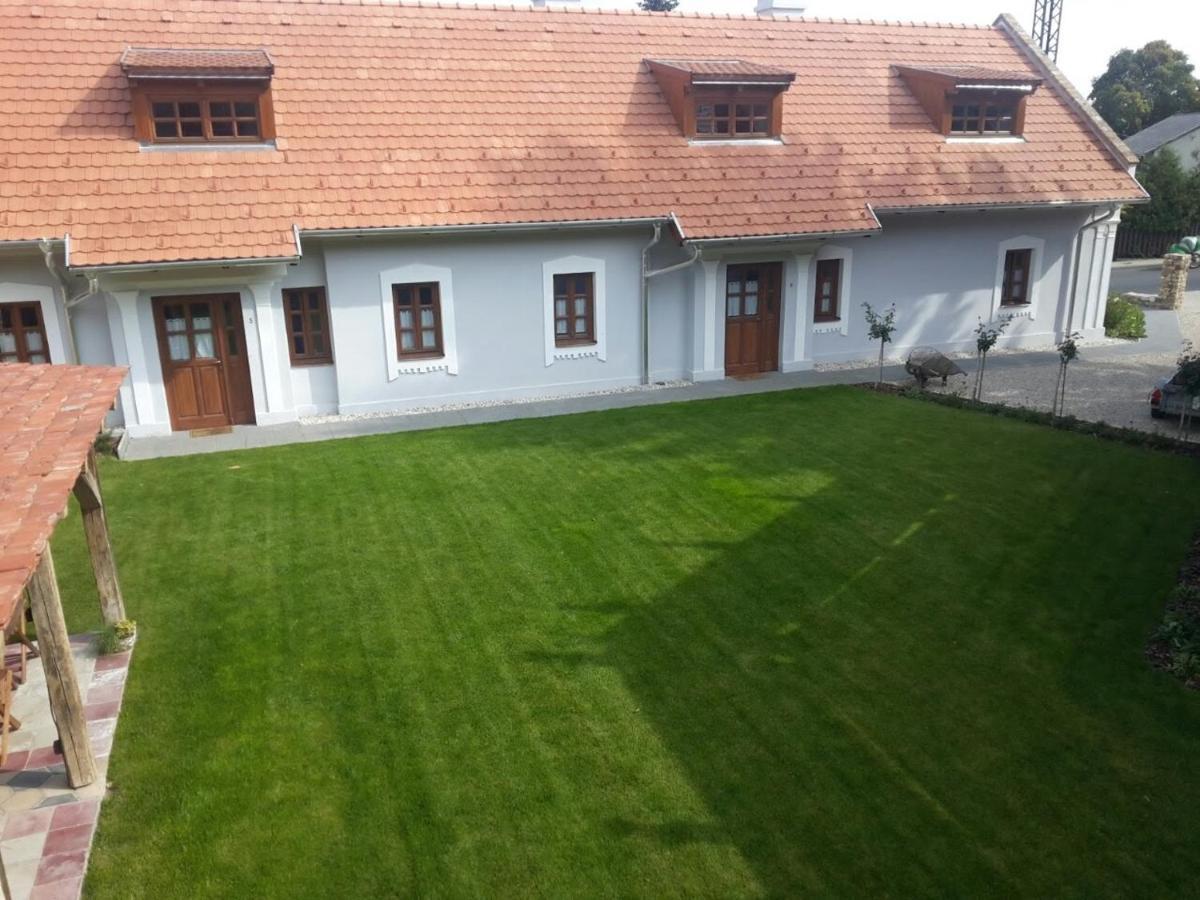 Arácsi Vendégház Balatonfüred Esterno foto