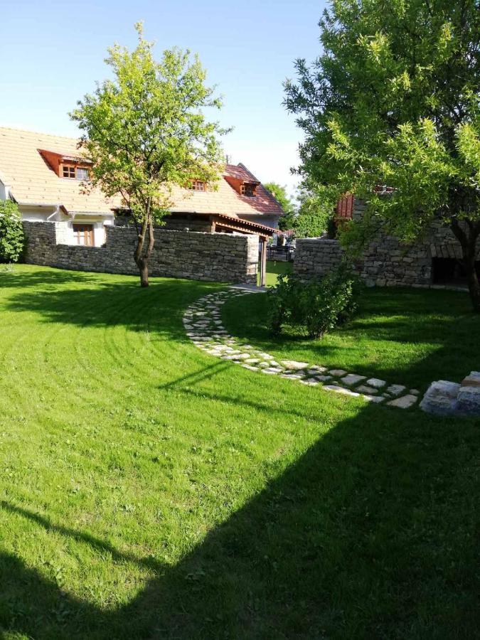 Arácsi Vendégház Balatonfüred Esterno foto